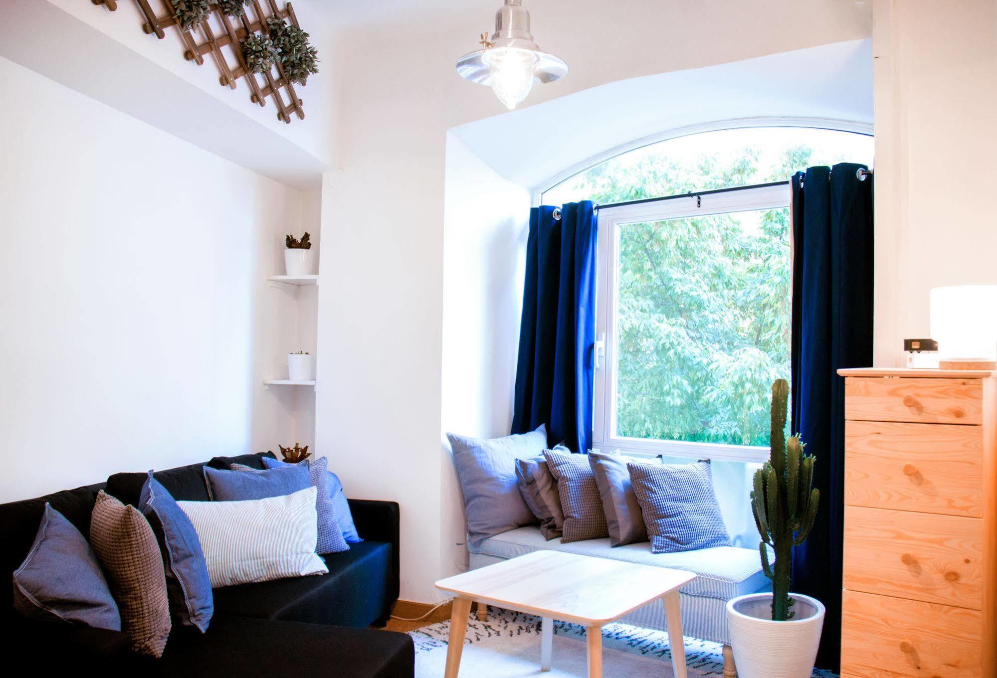 Lollipop Flats City Centre Deluxe Suite Мадрид Екстер'єр фото