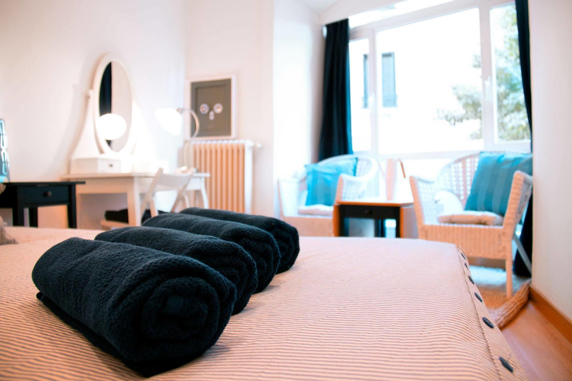 Lollipop Flats City Centre Deluxe Suite Мадрид Екстер'єр фото
